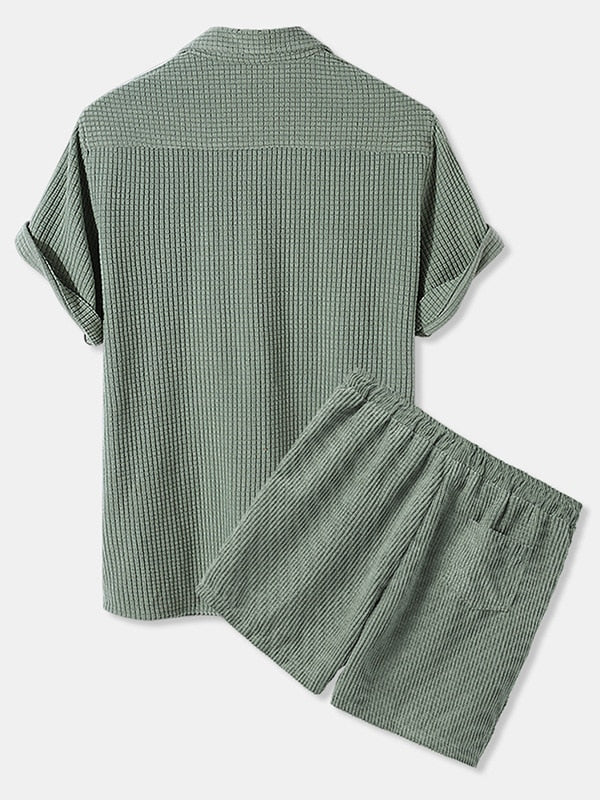 Luxuriöses Set aus Poloshirt und Shorts