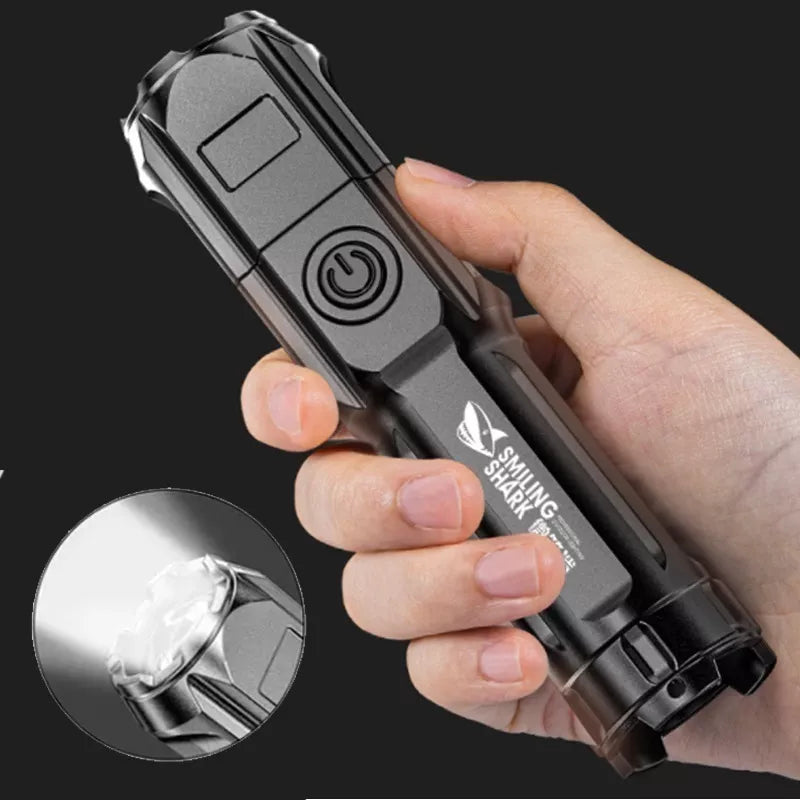 10.000 lumens de pure intensité – La torche la plus puissante du marché